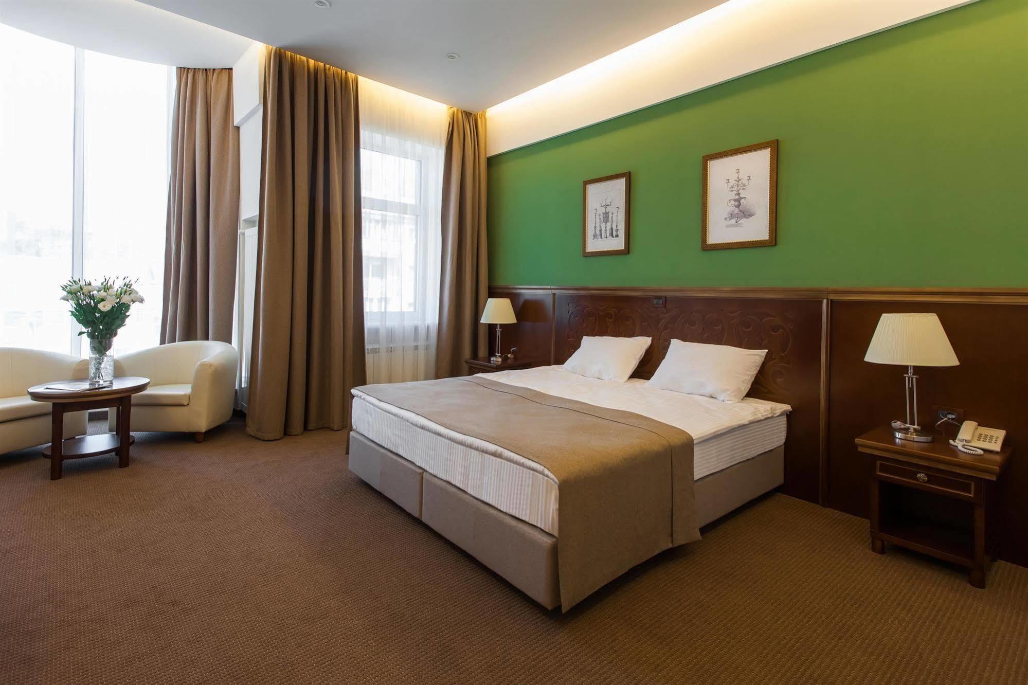 Alarus Luxe Hotel Odessa Exteriör bild